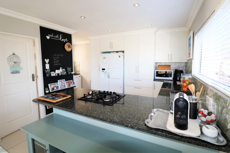 To Let 3 Bedroom Property for Rent in Baysville Eastern Cape